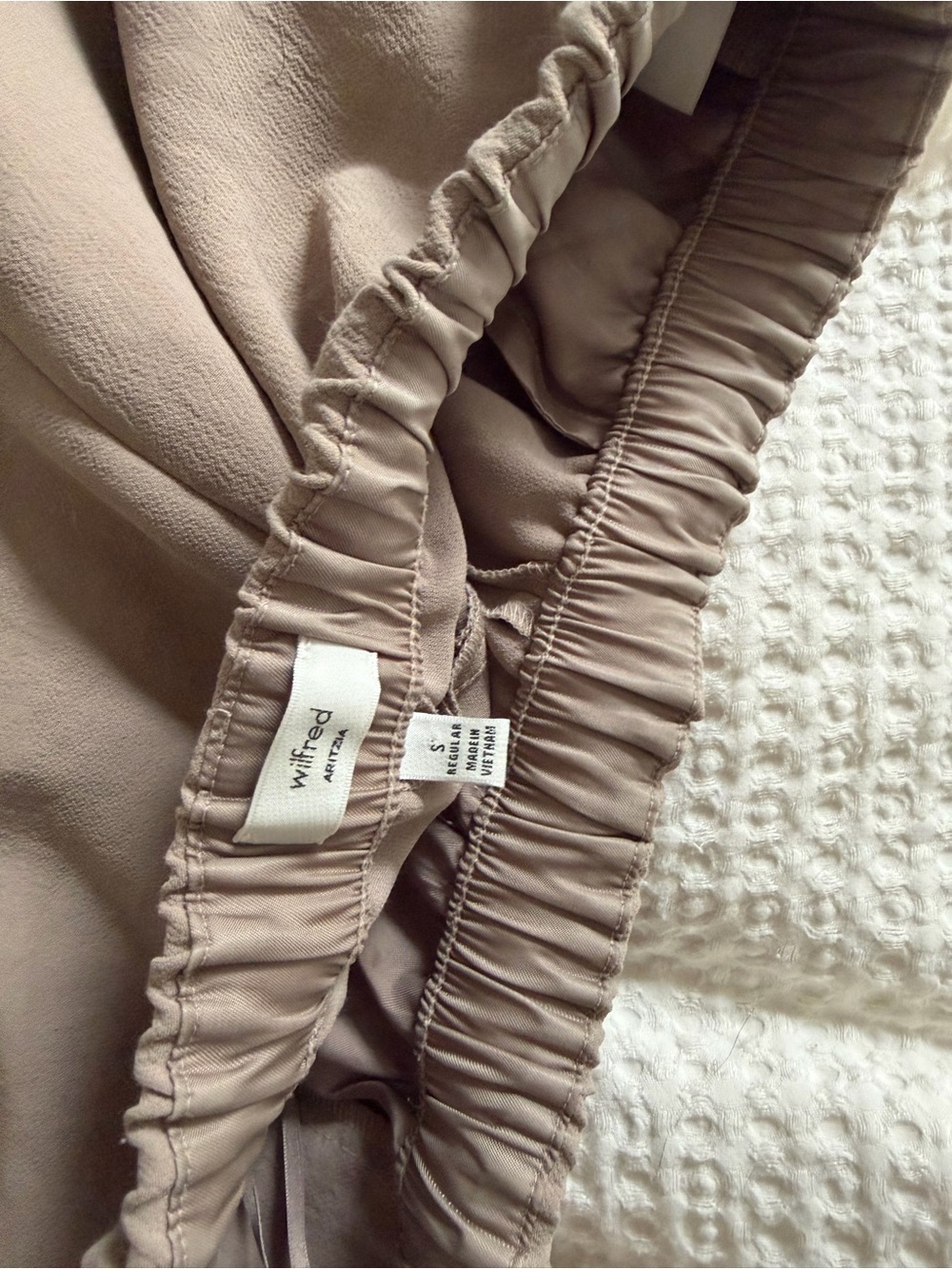 Aritzia Wide-Leg Drawstring Lodge Pant in Taupe - Picture 7 of 9